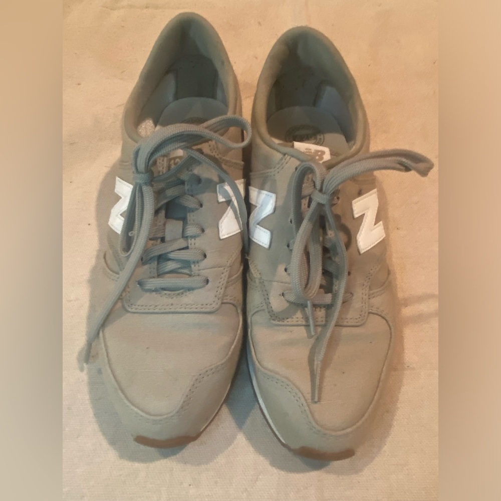 Women’s new balance 420 size 8